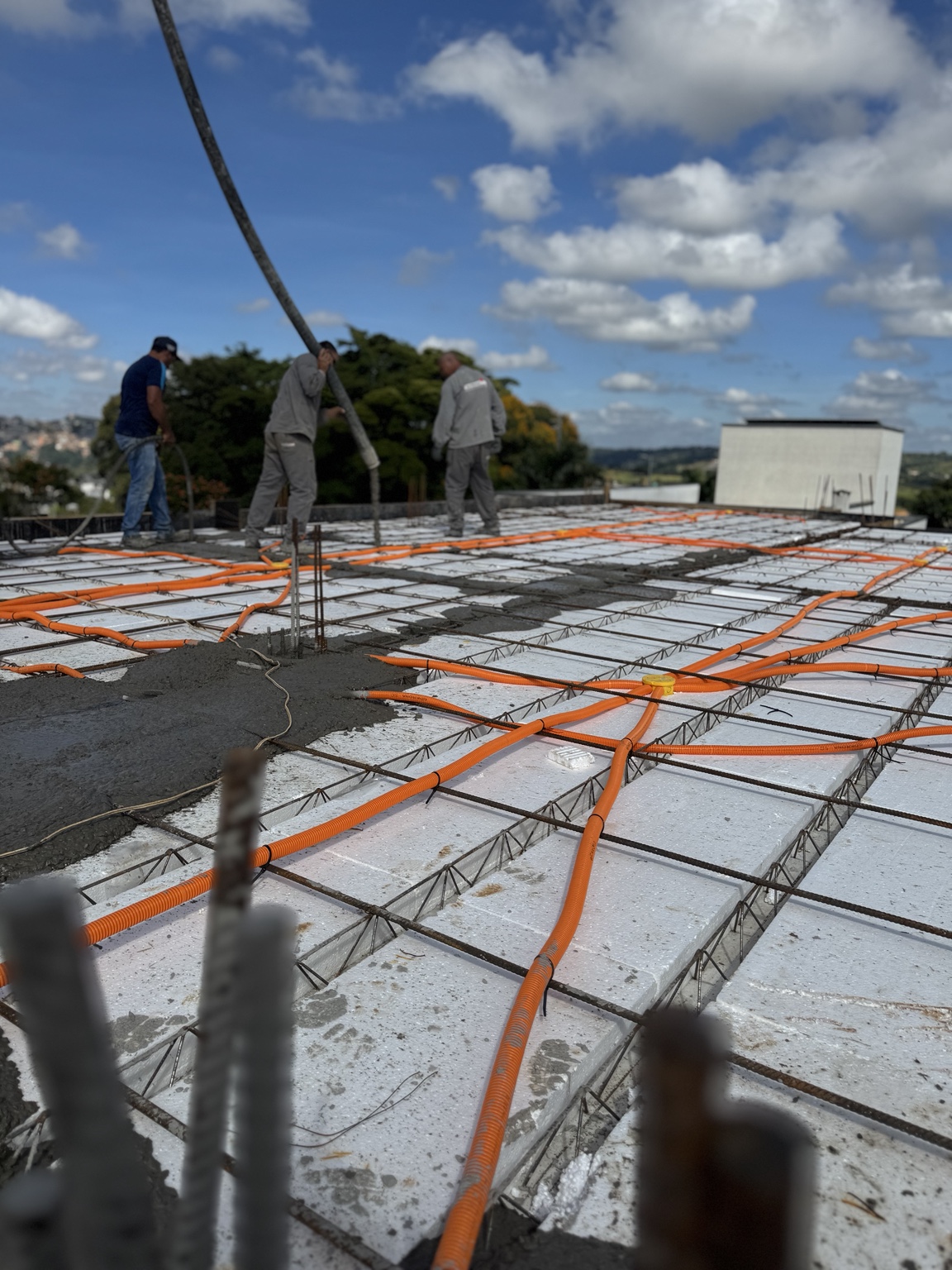 Lajes • Instalações Embutidas • Concretagem — Residência Alphaville, registro 1