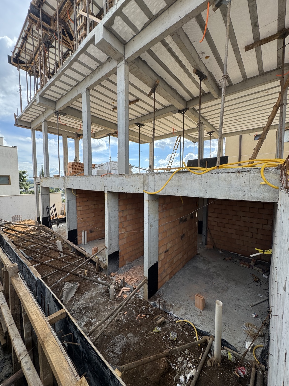 Lajes • Instalações Embutidas • Concretagem — Residência Alphaville, registro 4