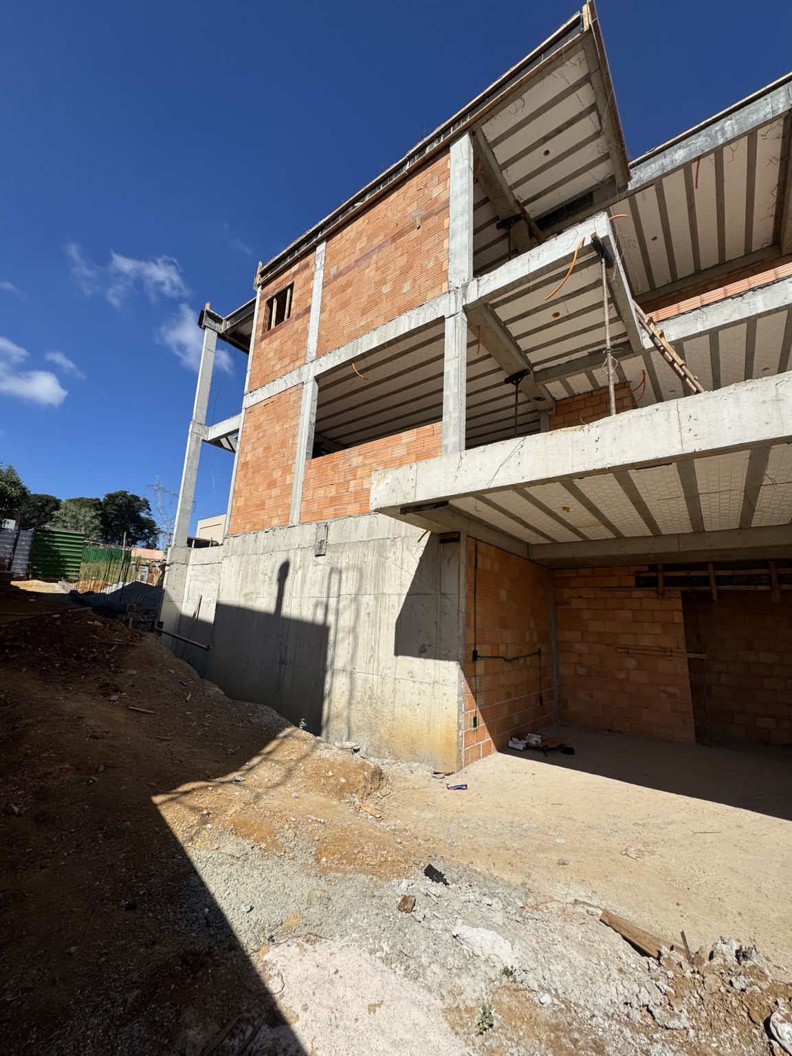 Alvenarias • Vedações • Instalações — Residência Alphaville, registro 3