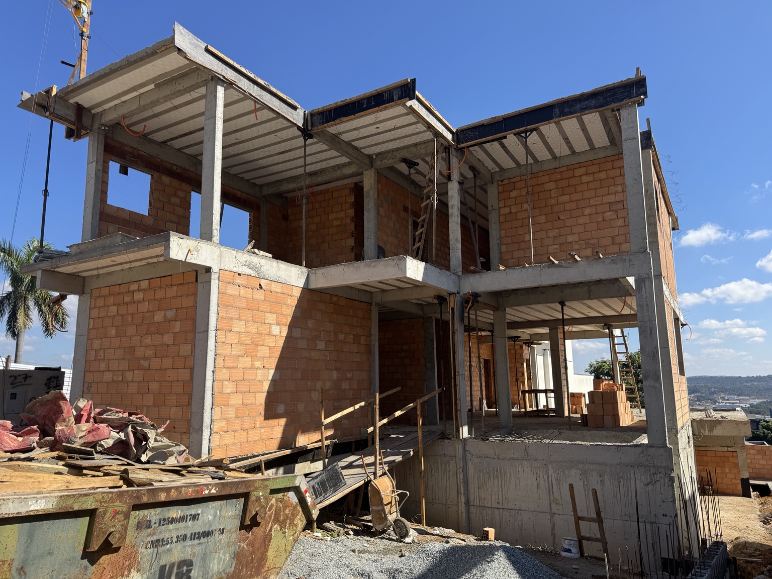 Alvenarias • Vedações • Instalações — Residência Alphaville, registro 6