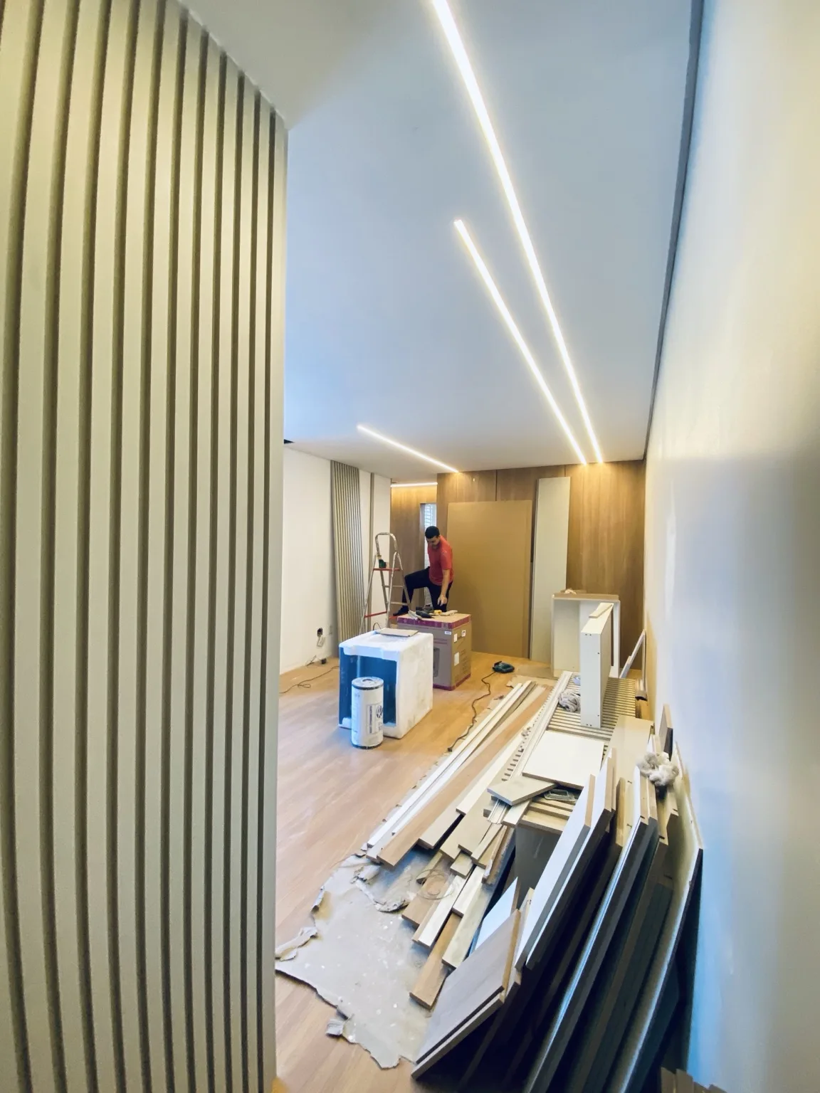 Reforma residencial Grand Resort Jaraguá — acabamentos • marcenaria em montagem